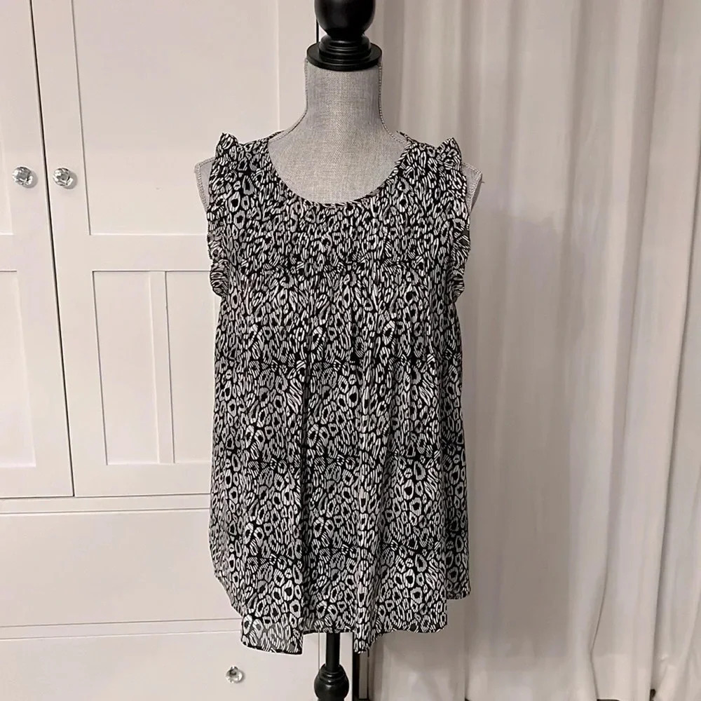 MICHAEL KORS NWOT Animal Print Sleeveless Ruffle Top, Size M